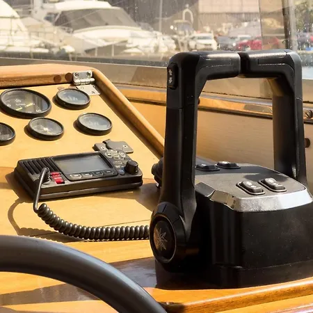 Hotel en barco Napao