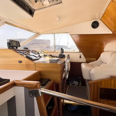 Hotel en barco Napao