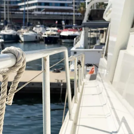 Napao Hotel en barco